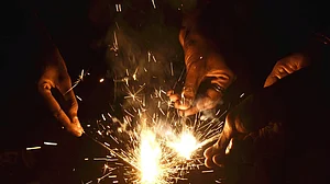 Two groups clash after dispute over bursting crackers in Ghaziabad