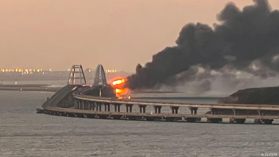Footage of attack on Crimea bridge