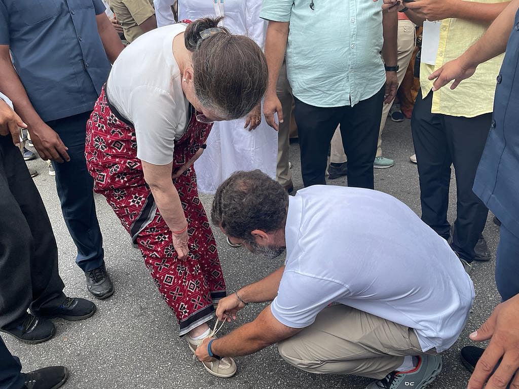 Congress president Sonia Gandhi joins Bharat Jodo Yatra in Karnataka 