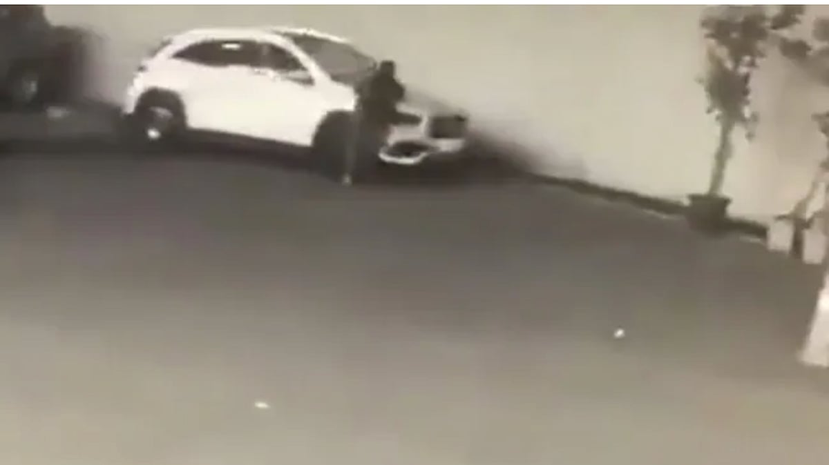 FIR against filmmaker Kamal Mishra for hitting wife with his car in Mumbai