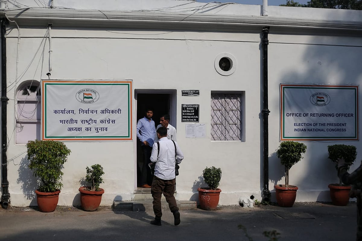 Congress presidential polls: Senior leaders including Sonia Gandhi, Manmohan Singh cast their votes