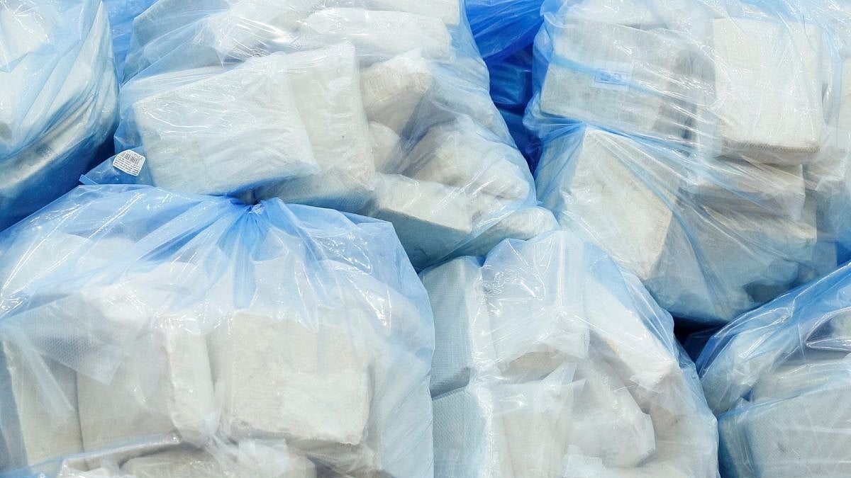 Gujarat: Coast Guard, ATS seize Rs 360 cr worth heroin from Pakistani boat off state coast