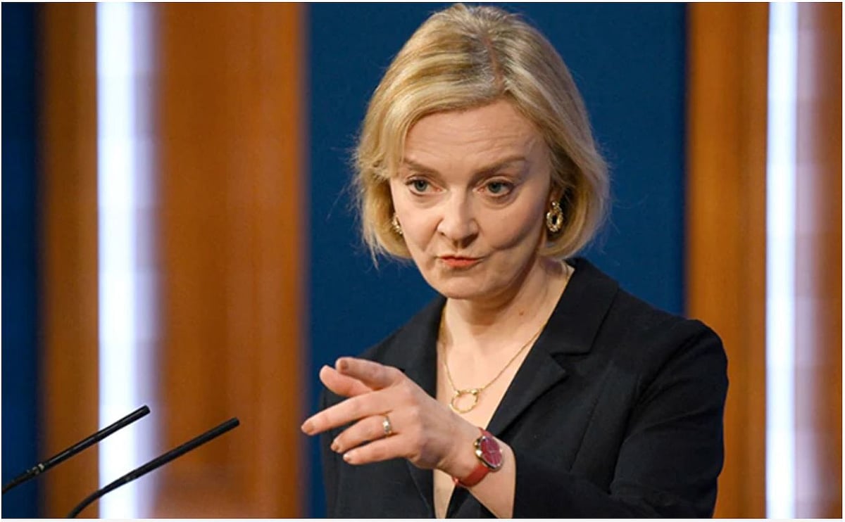 UK PM Liz Truss appoints Jeremy Hunt as new Chancellor; announces U-turn in tax-cut plan