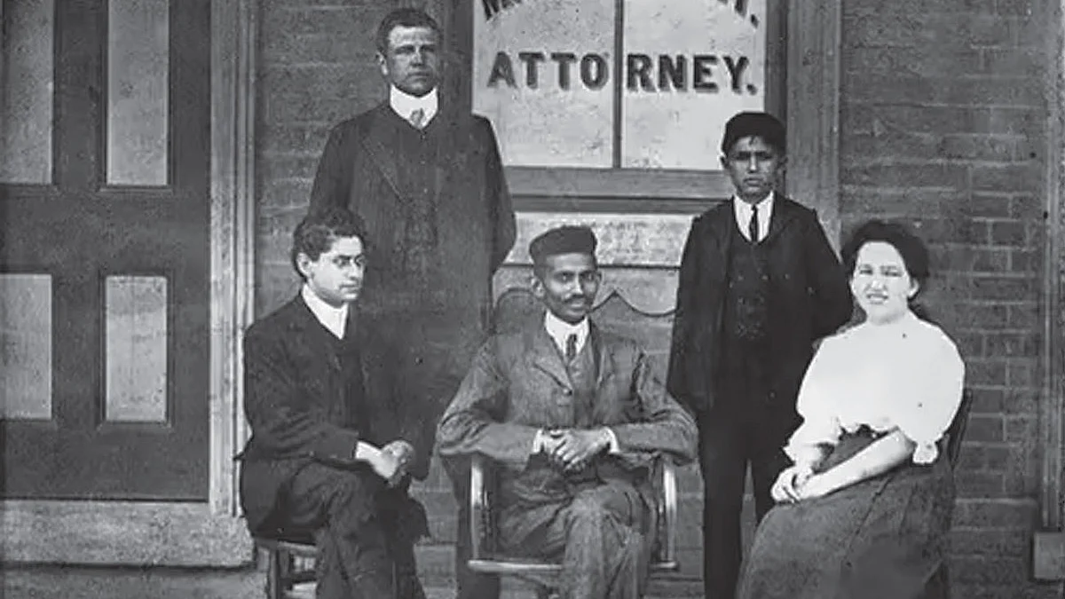 The fibre of Gandhi's resistance