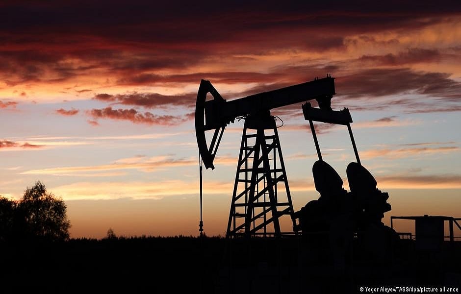 Rupee in for more trouble if oil prices resume rising tendency