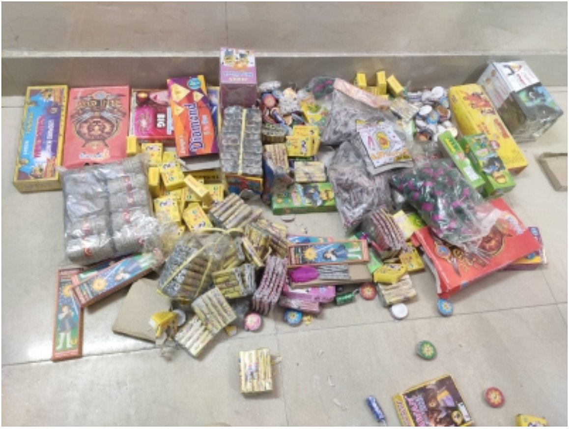 Delhi HC rejects plea against absolute firecracker ban