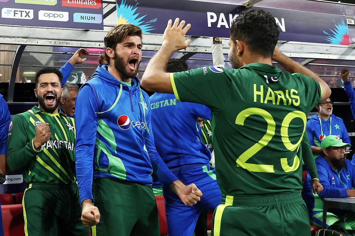 Pakistan enter T20 World Cup final with 7 wicket win over NZ