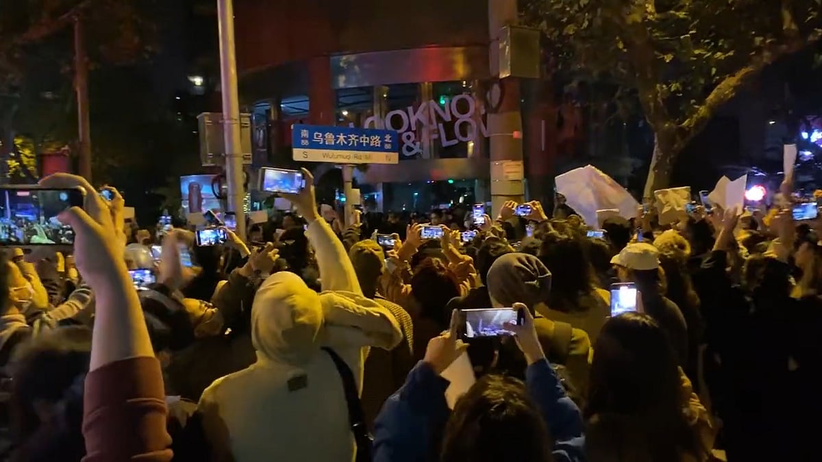 Anti-lockdown protests intensify in China as COVID cases hit record high