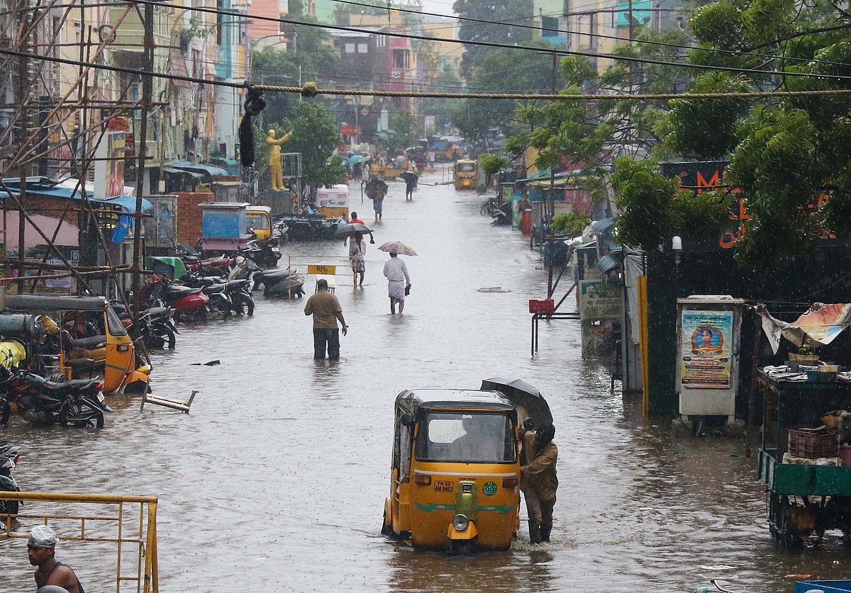 TN: Flood alert in Erode after heavy rain, water released from Gunderipallam dam