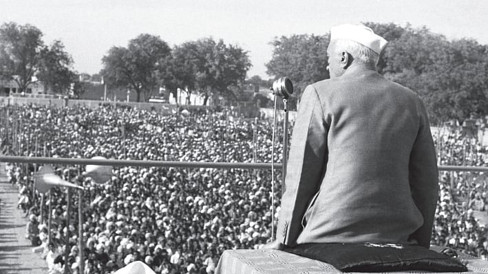 Pandit Jawaharlal Nehru addressing the Indian public