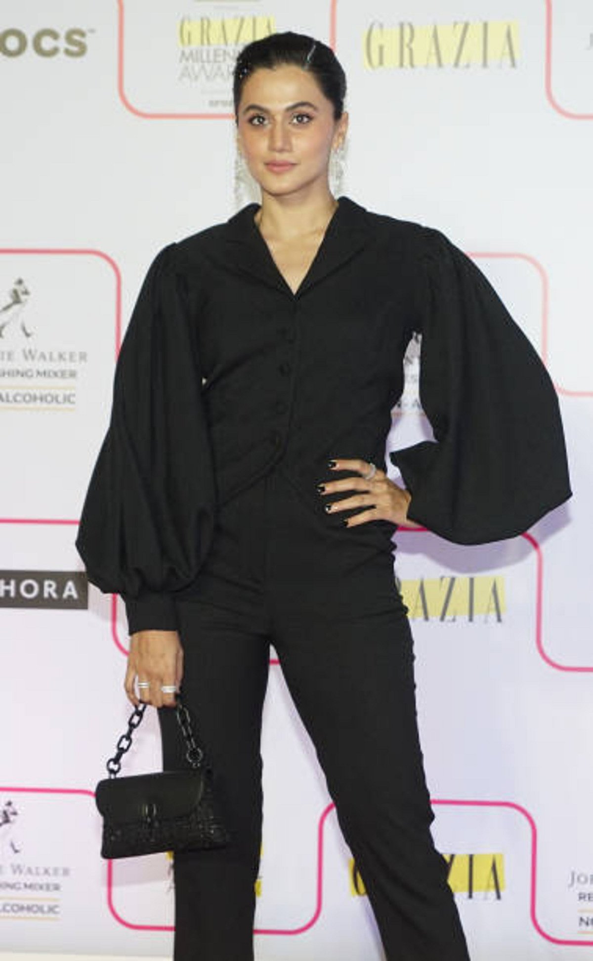 Taapsee Pannu debuts as producer with 'Blurr'