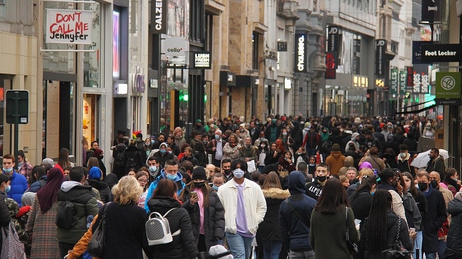 EU regulator warns of Covid spike in winter