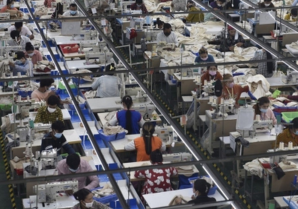 Some 460,000 people in Cambodia below poverty line due to Covid