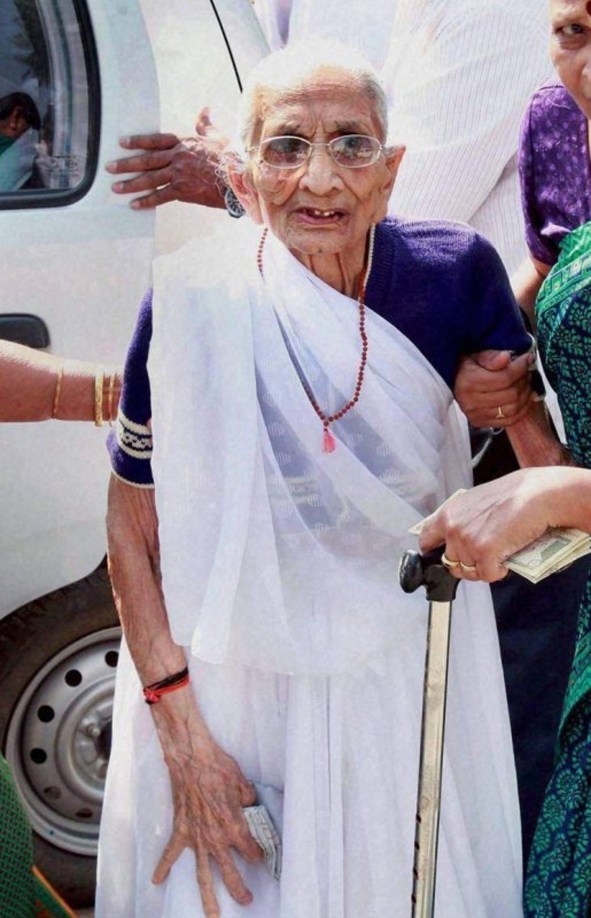 Kharge, Rahul wish speedy recovery to PM Modi's mother