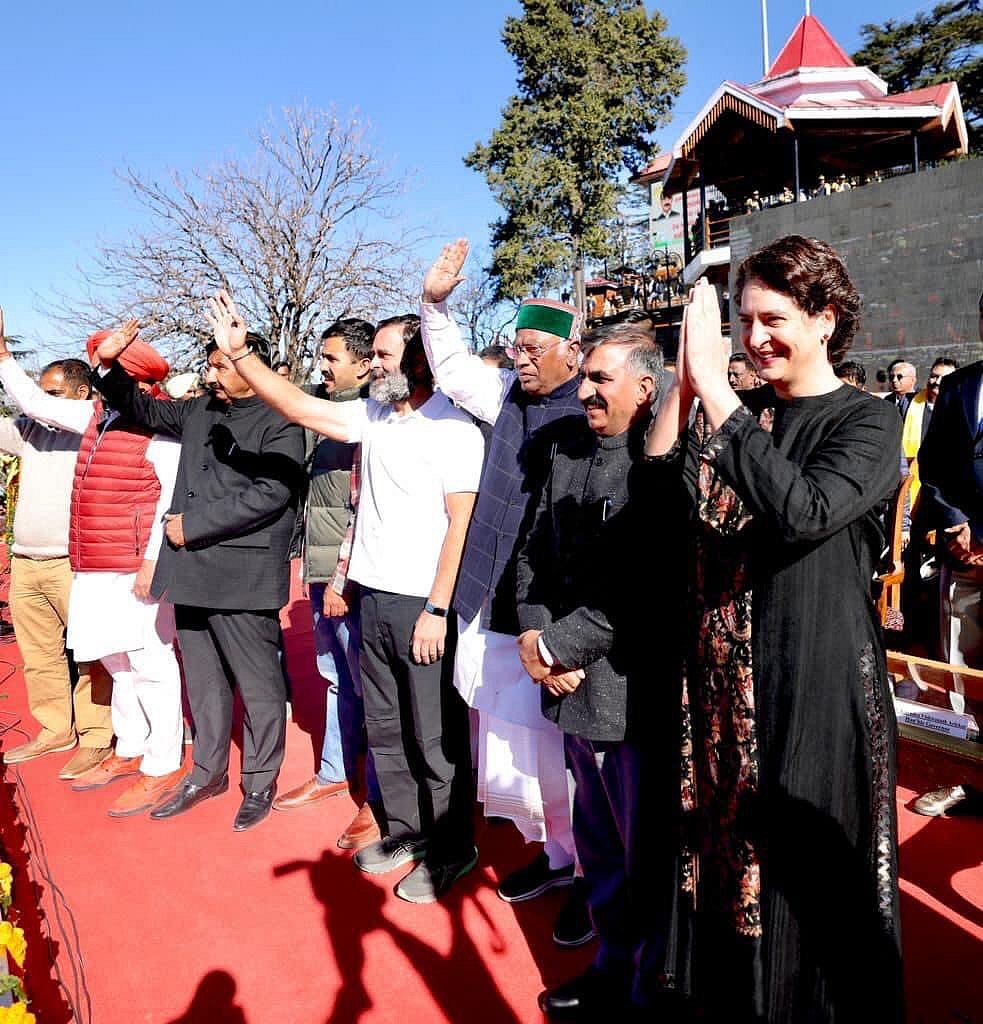 (L-R) Congress leader Rahul Gandhi, party president Mallikarjun Kharge and Priyanka Gandhi at the swearing in ceremony in Shimla on Sunday, Dec 11