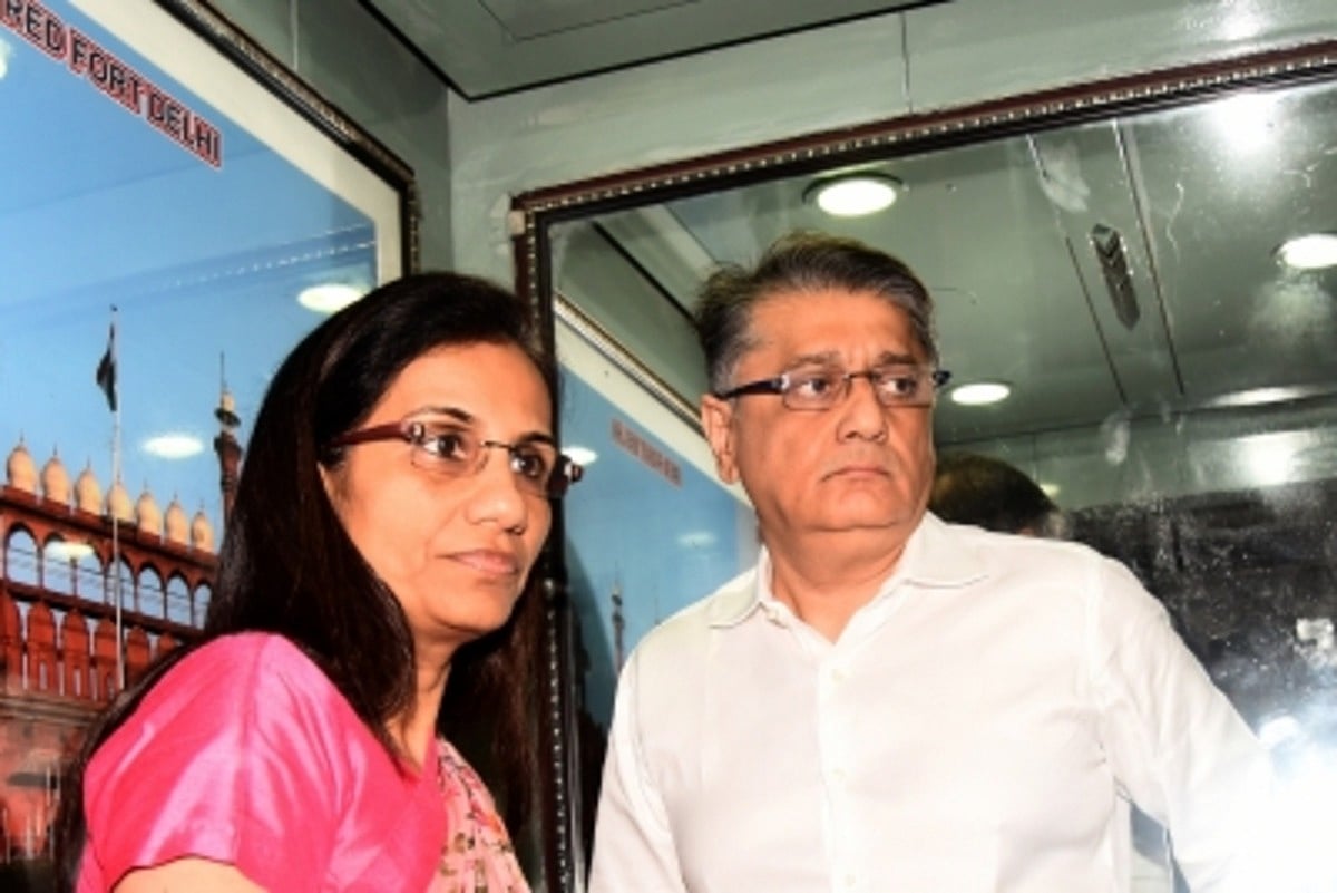 CBI produces Chanda & Deepak Kochhar in court, seeks 3-day custody