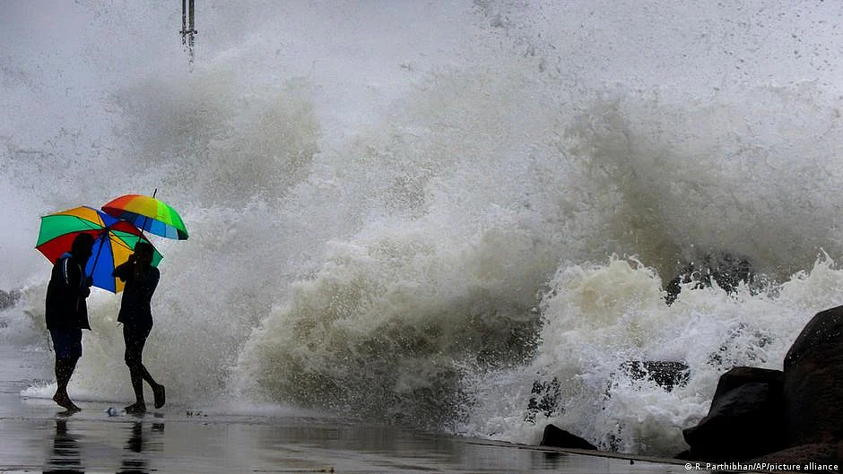 South India braces for Cyclone Mandous (DW Photo)
