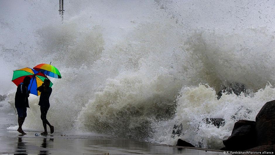 South India braces for Cyclone Mandous (DW Photo)