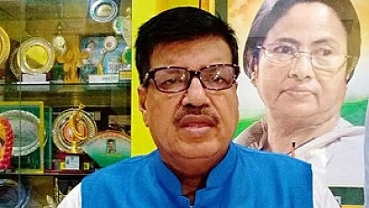 Political slugfest breaks out in Bengal over name of Union Minister's father in PMAY list