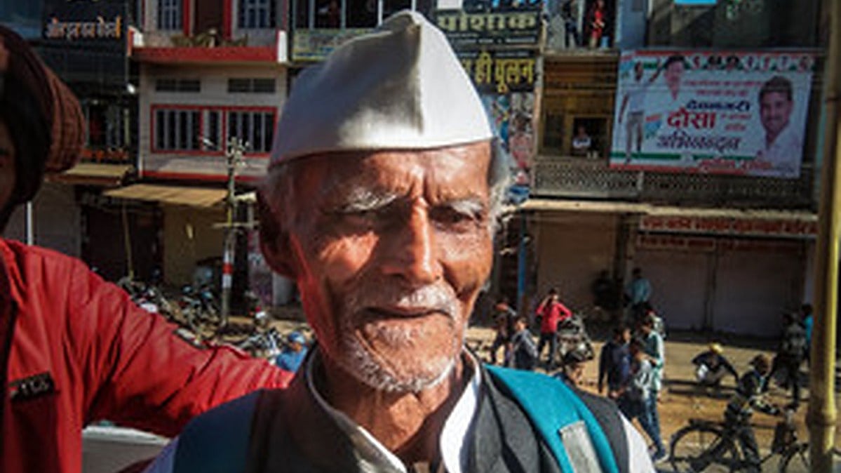 If politics be food of love, march on: 88-year-old Cong worker walks the miles in Bharat Jodo Yatra
