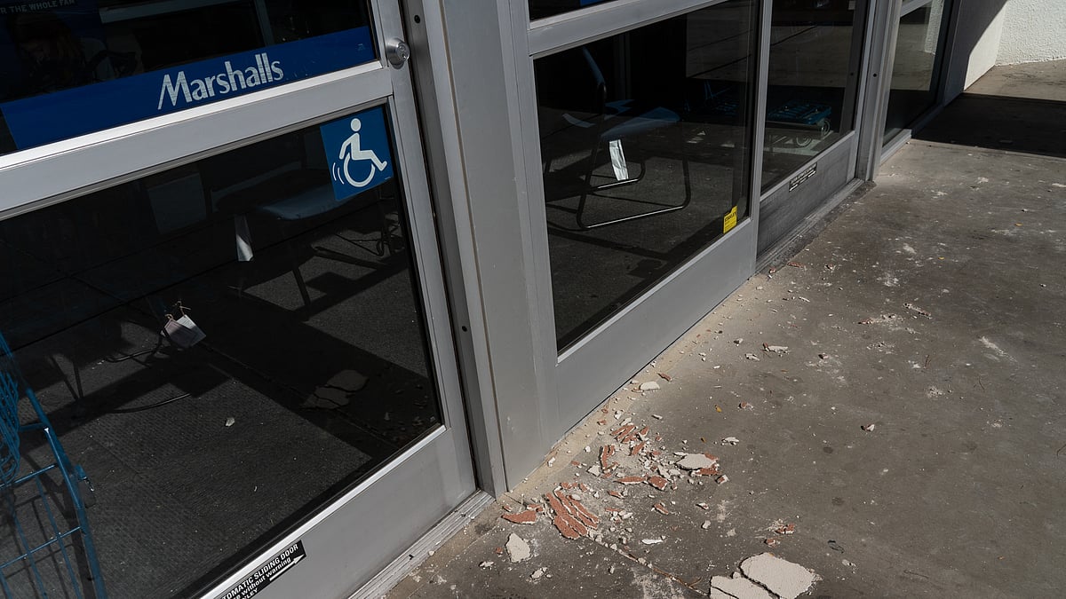 A shop is littered with broken walls after the quake in Ridgecrest, California, the United States, July 4, 2019. (Photo: Xinhua/Qian Weizhong/IANS)