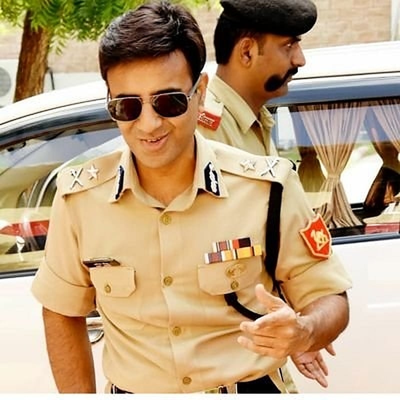 EOU lodges FIR against IPS Amit Lodha