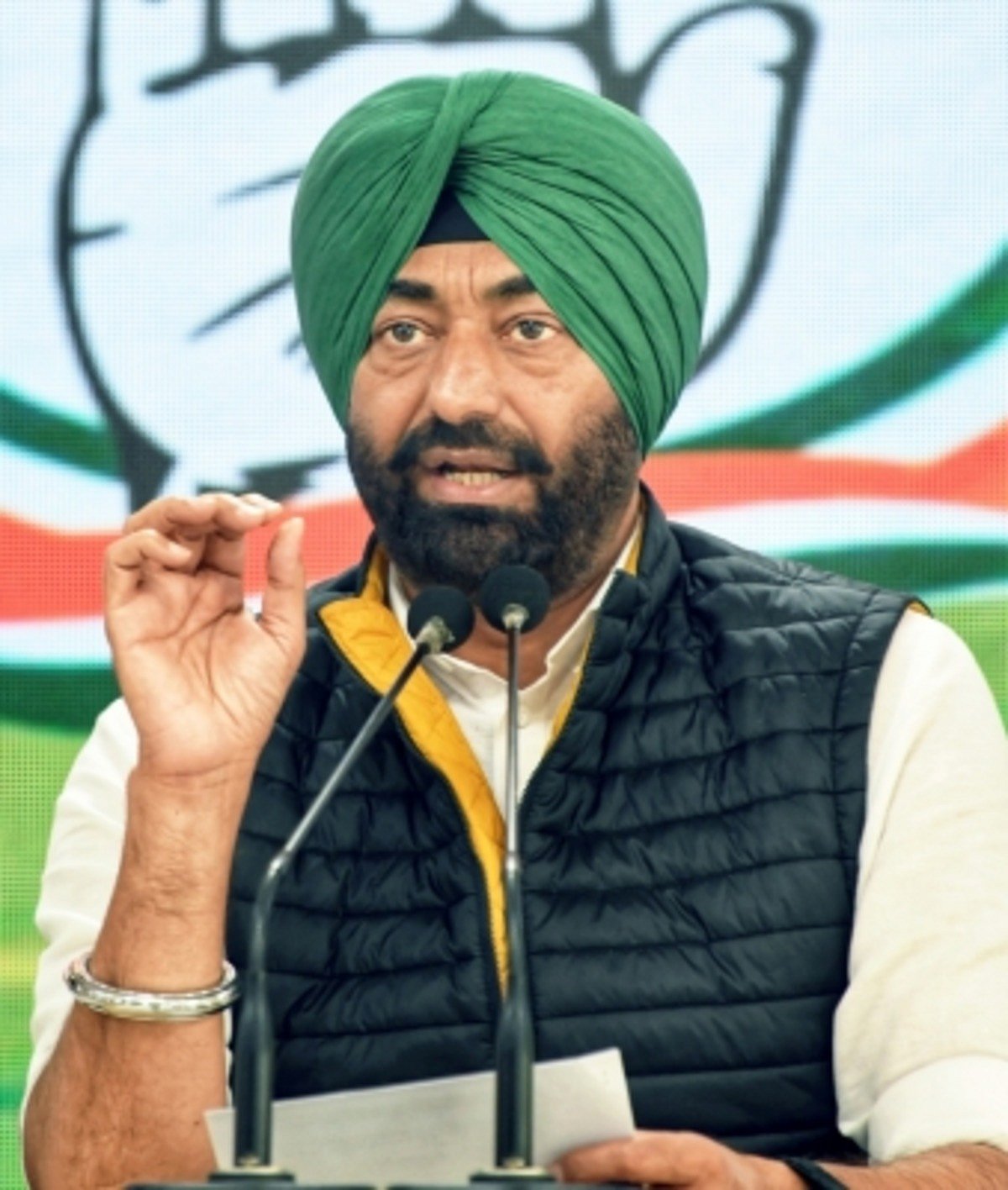 Cong demands white paper on farmers' income in 2004, 2014, 2022