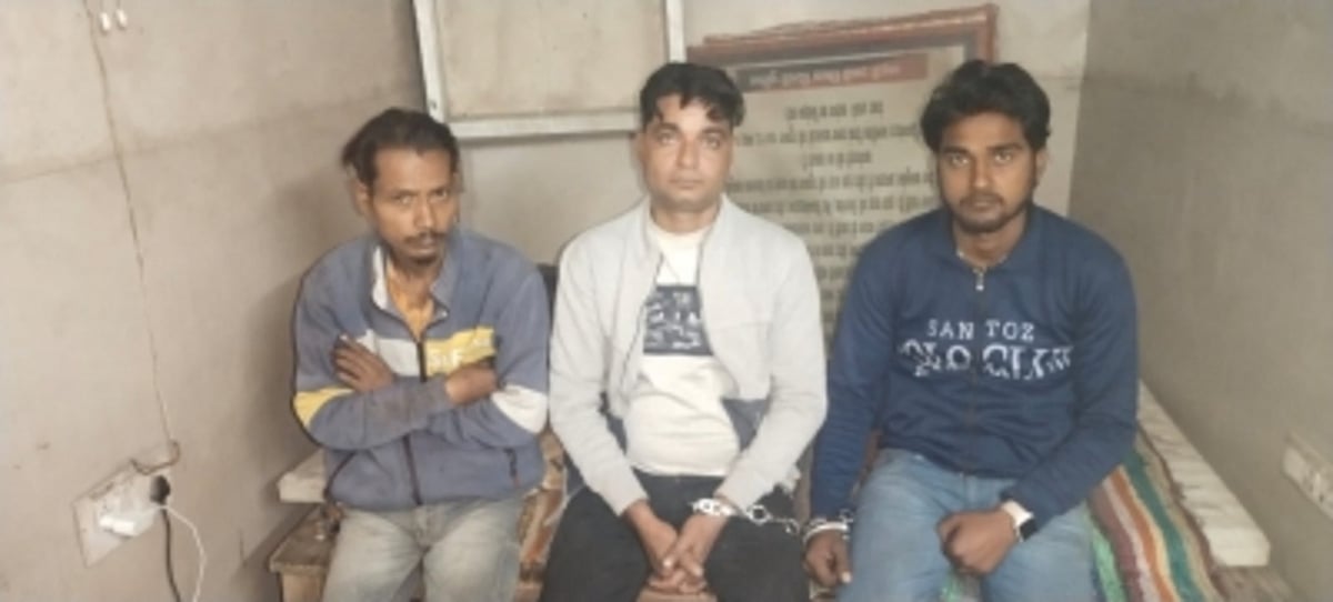 Three held with illicit liquor in Delhi on MCD polling day