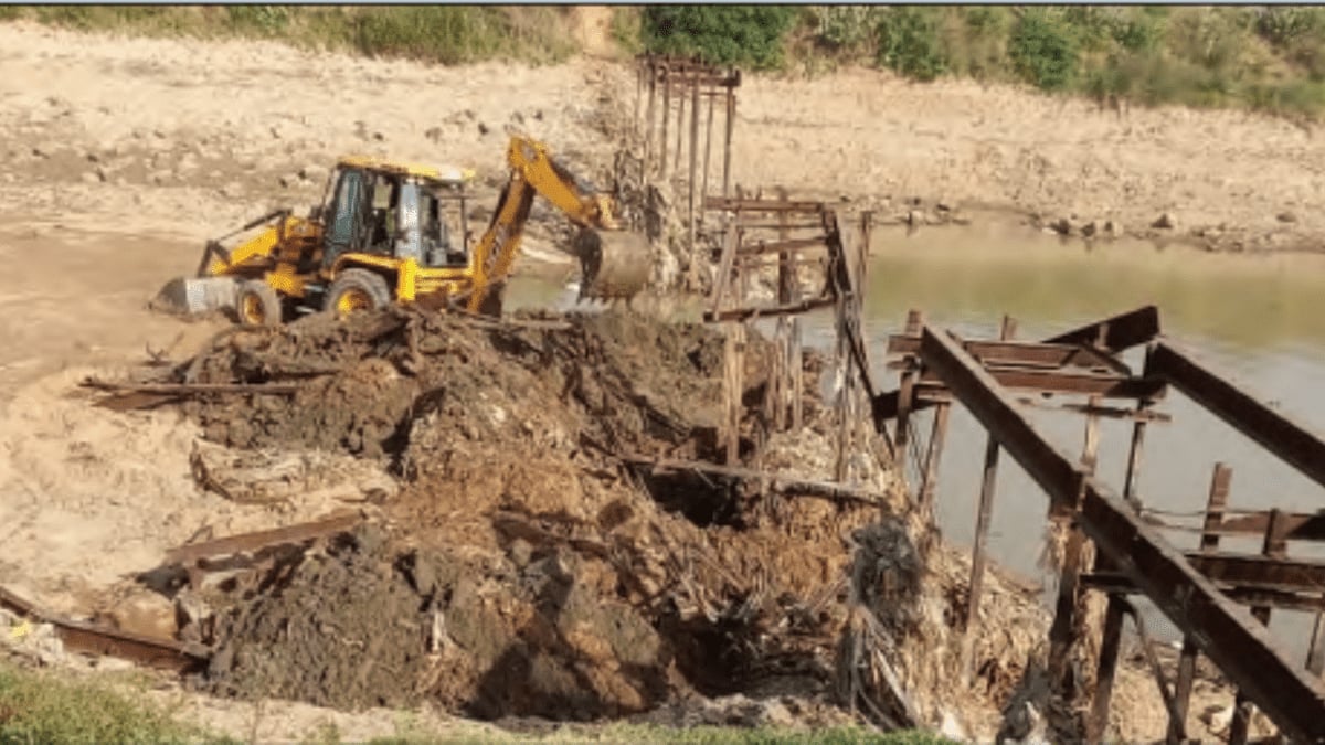The iron bridge over Ara canal at Bihar’s Amiyawar village near Sasaram was stolen in April 2022