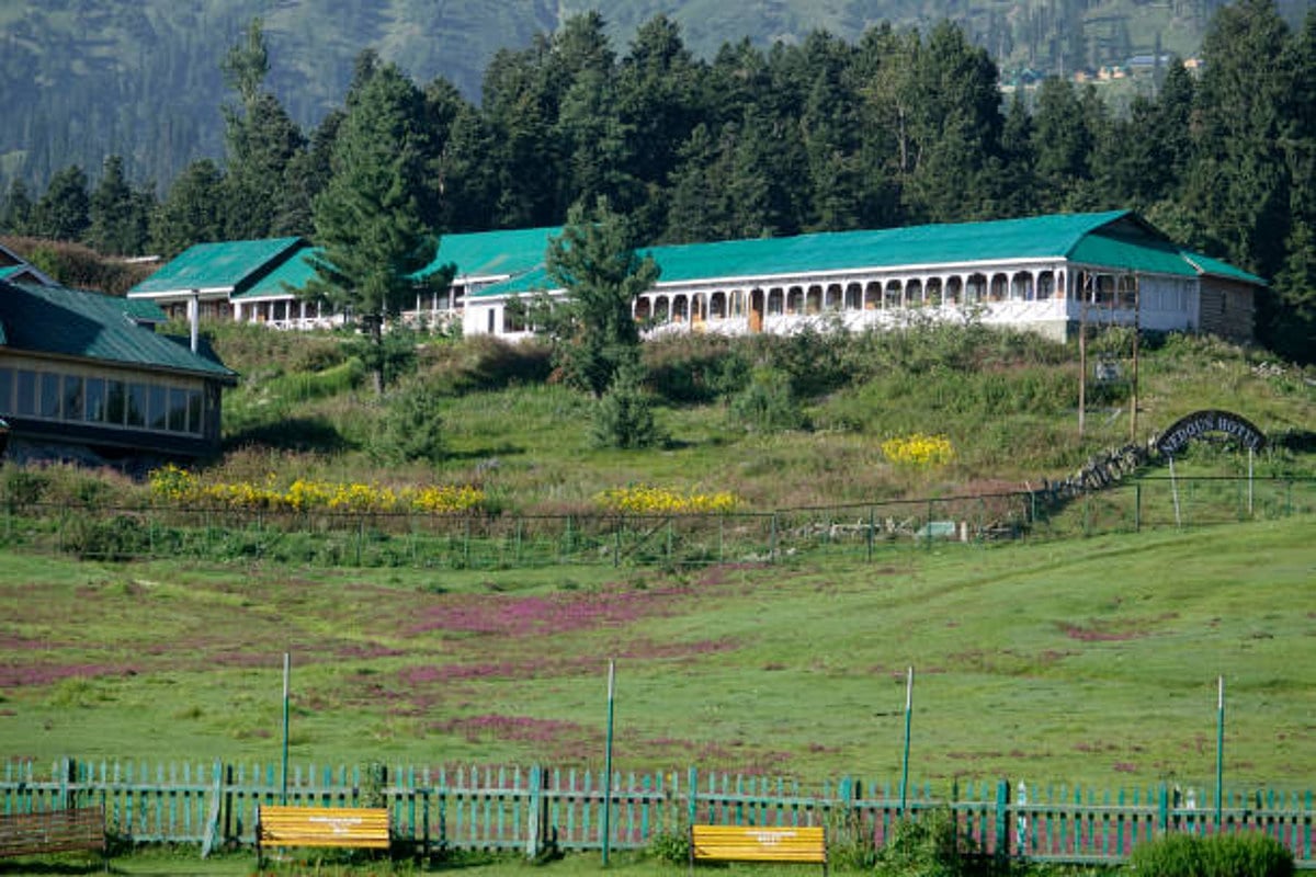 Jammu hoteliers concern over loss of business, demand restoration of 'darbar move'