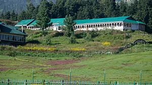 Jammu hoteliers concern over loss of business, demand restoration of 'darbar move'