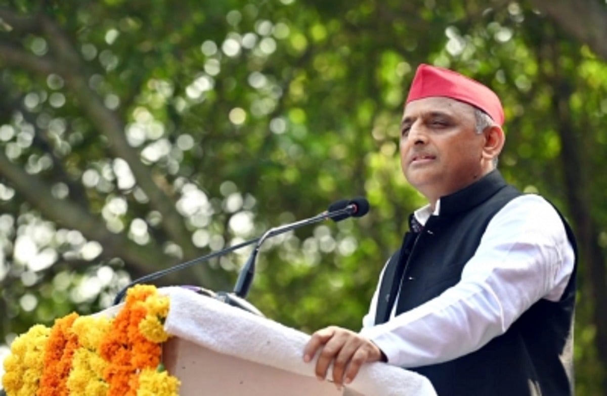 BJP giving step-motherly treatment to OBCs: Akhilesh