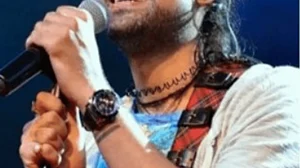Singer Jubin Nautiyal injured after falling from stairs, rushed to hospital