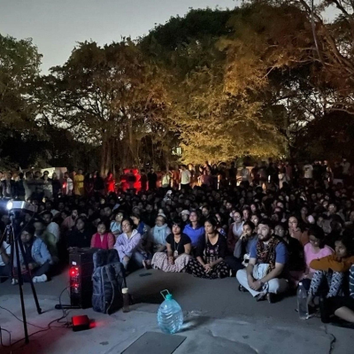 Peaceful screening of BBC documentary at Jadavpur University