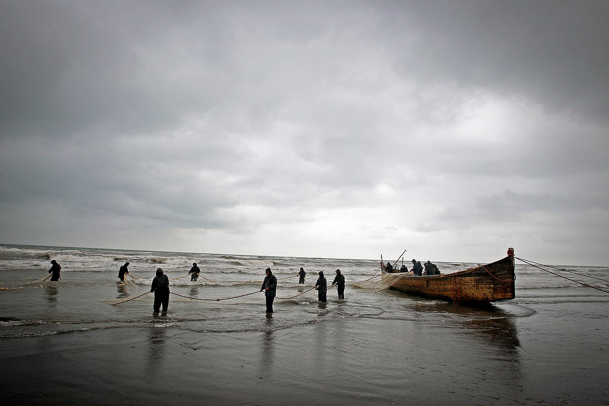 Sri Lankan navy arrests 27 Tamil Nadu fishermen