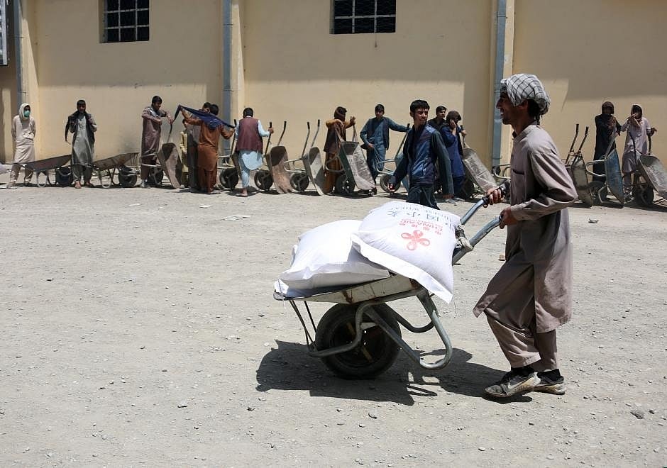 Skyrocketing prices making flour inaccessible in Pakistan