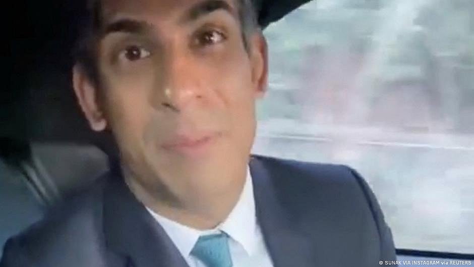 Rishi Sunak: UK police fine PM for not wearing seat belt