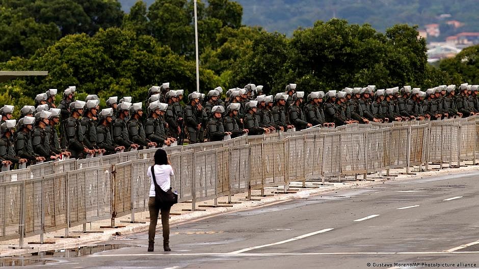 Brazil: Pro-Bolsonaro protest fizzles amid boosted security