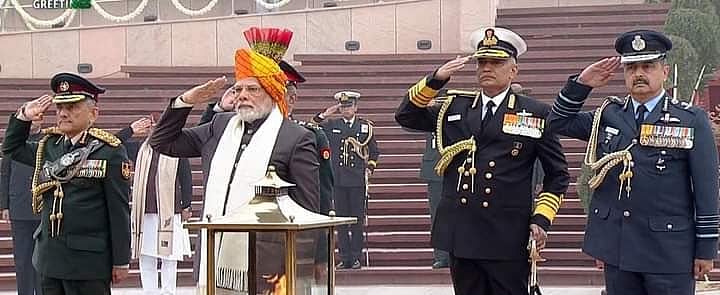 Republic Day 2023 Live: As Kartavya Path spectacle ends, PM Modi greets the crowd
