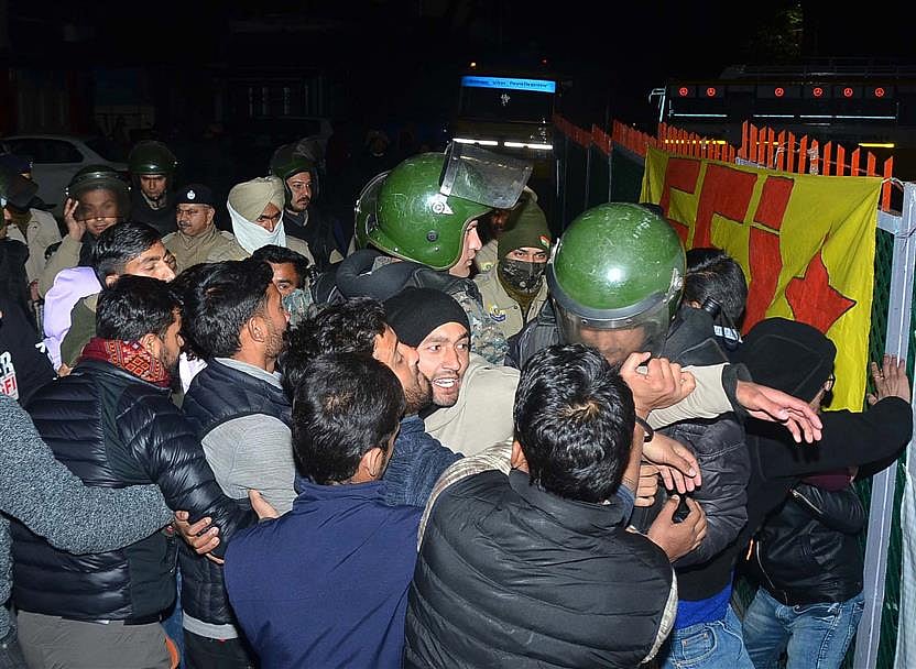 Police stop SFI from screening BBC documentary on Himachal Pradesh University campus
