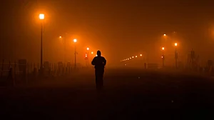 Cold morning in Delhi, max temperature likely to settle at 22 degrees Celsius