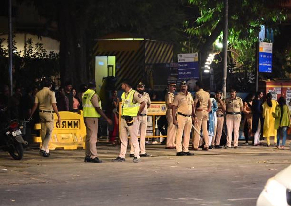 Prez gives assent to Gujarat bill that gives police power to take action against protesters