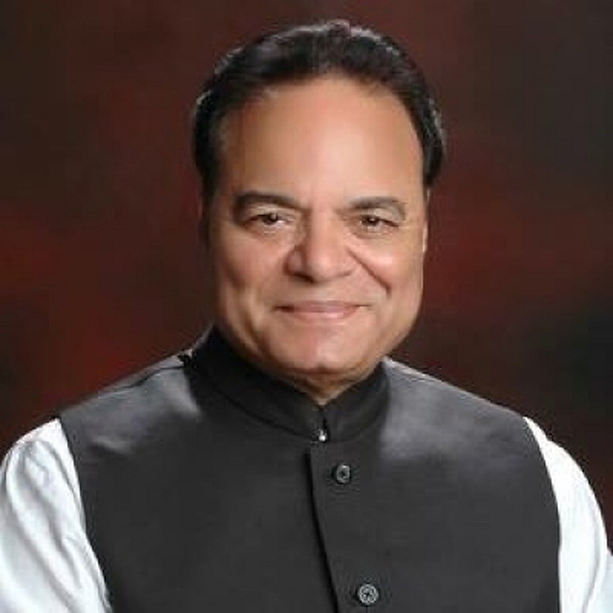 Congress MP Santokh Chaudhary passes away during Bharat Jodo Yatra, march halted, leaders offer condolences