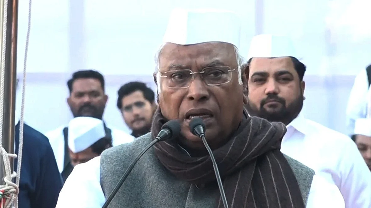 Deliberate design to denigrate Governor's office: Kharge