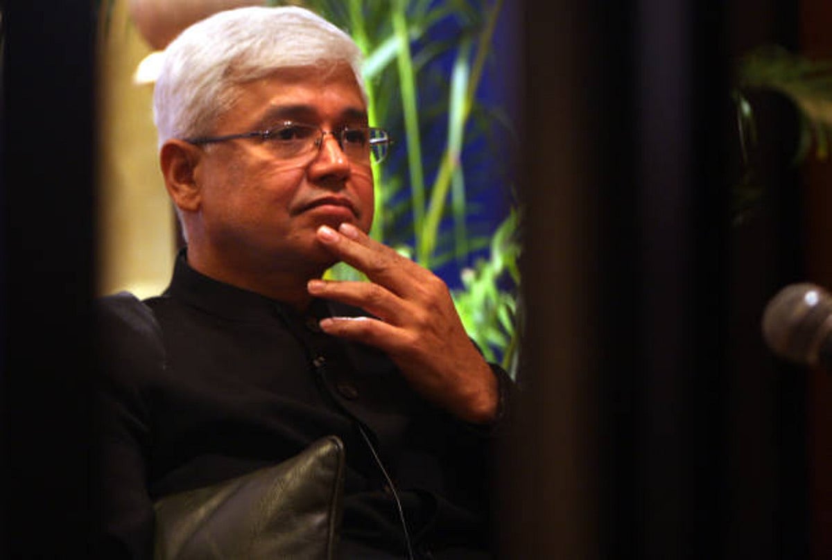 Colonial sentiments rule in Indian mines: Amitav Ghosh