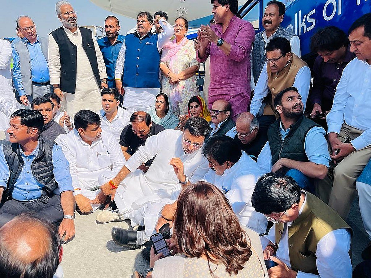 SC grants interim bail to Pawan Khera for remarks against PM