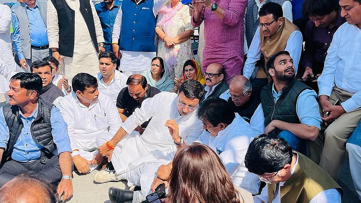 SC grants interim bail to Pawan Khera for remarks against PM