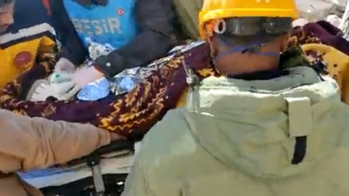 Watch how the Indian rescue team saved a 6-year-old girl alive from debris in Turkey