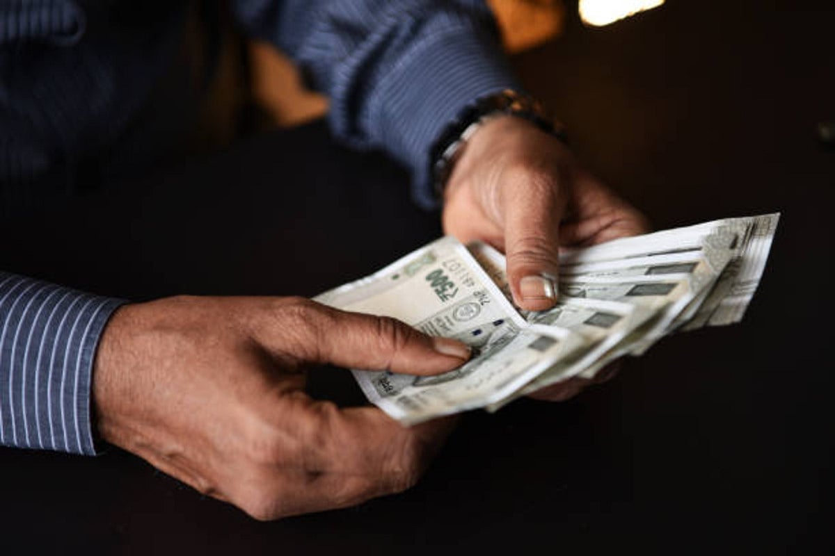 Retired railway clerk gets one year in jail for taking Rs 100 bribe in 1991