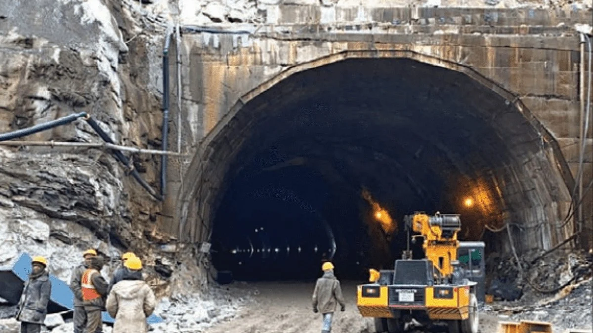 A total of 68 tunnels measuring 85 km have been planned for Himachal Pradesh alone (representative image)
